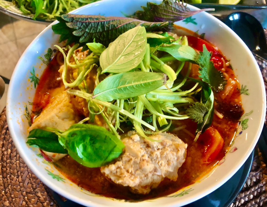 Bun Rieu or Vietnamese Crab Tomato Noodles Soup 3