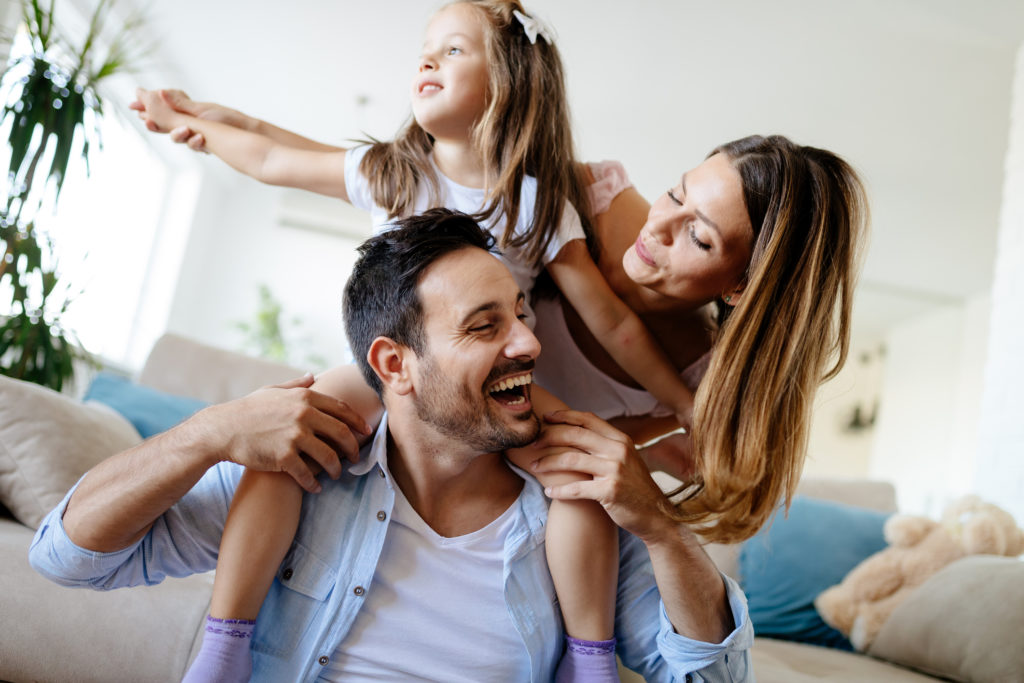 Are you a stay-at-home mom or dad? Check out these side hustles ideas!